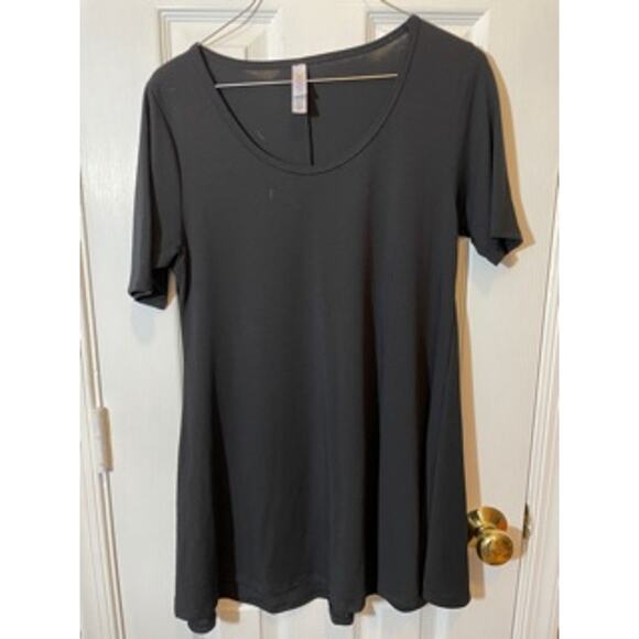 LulaRoe Hard to find black Perfect tee Sz XS - Picture 1 of 3